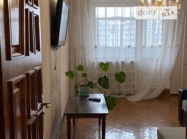 Rent an apartment in Kharkiv on the Avenue Lyudviha Svobody 48А per 14205 uah. 