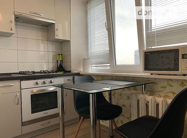 Rent an apartment in Zaporizhzhia on the Blvd. Tsentralnyi 4 per 8000 uah. 