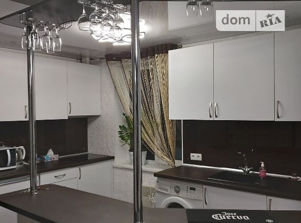 Rent daily an apartment in Mykolaiv on the Avenue Tsentralnyi per 600 uah. 