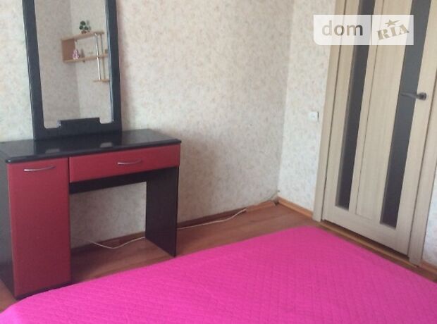 Rent an apartment in Khmelnytskyi on the St. Peremohy per 4900 uah. 