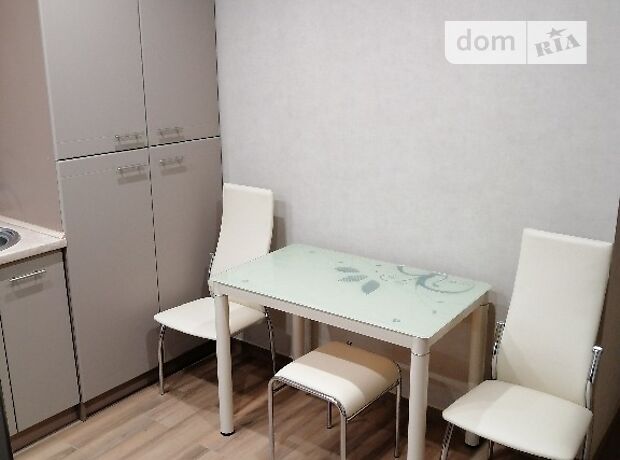 Rent an apartment in Lutsk per 6000 uah. 