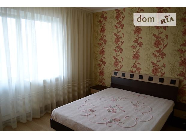 Rent an apartment in Brovary on the St. Hrushevskoho per 11000 uah. 