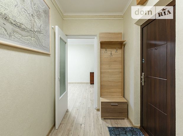 Rent an apartment in Kyiv on the St. Irpinska 63-А per 10000 uah. 