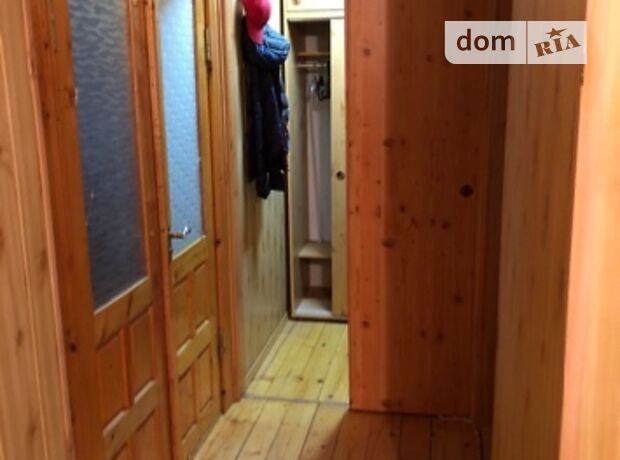 Rent an apartment in Chernivtsi on the St. Alma-Atynska per 8000 uah. 