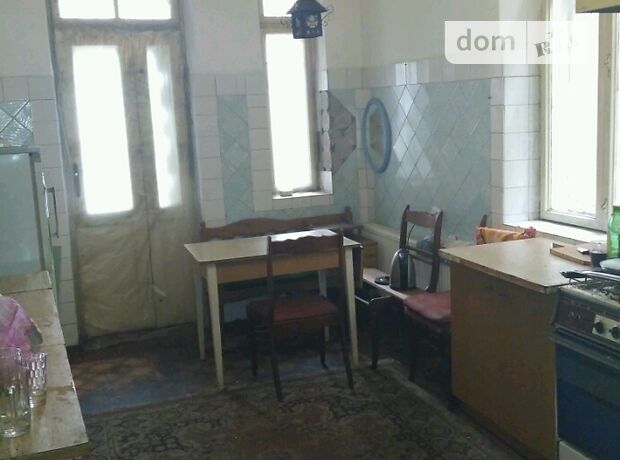 Снять комнату в Черновцах на переулок первый Курчатова Игоря академика за 1700 грн. 