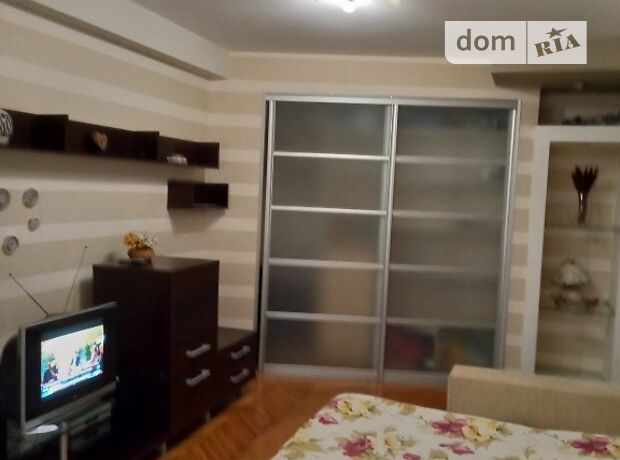 Rent daily an apartment in Kyiv on the St. Mytropolyta Vasylia Lypkivskoho 11 per 650 uah. 