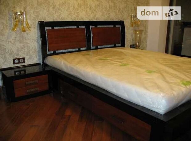 Rent daily an apartment in Kharkiv on the St. Rylieieva per 350 uah. 