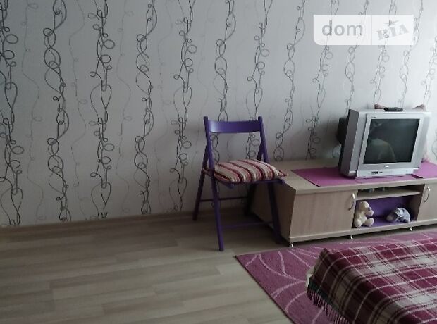 Rent daily an apartment in Rivne on the St. Viacheslava Chornovola per 600 uah. 