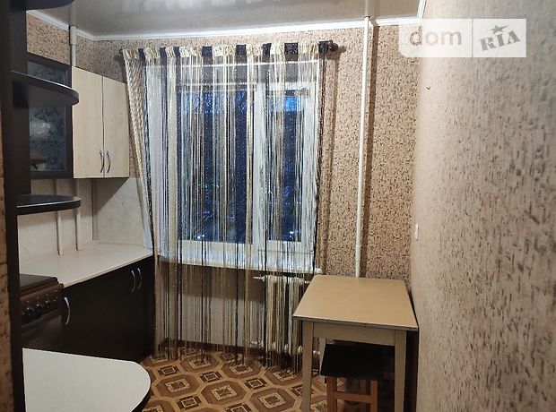 Rent an apartment in Melitopol per 3300 uah. 