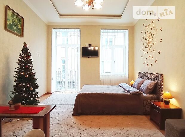 Rent daily an apartment in Lviv on the Rynok square per 600 uah. 