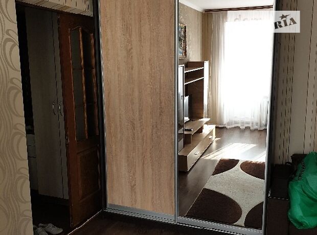 Rent an apartment in Vinnytsia on the Avenue Yunosti 71 per 6000 uah. 