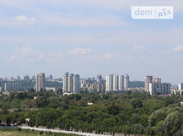Rent an apartment in Kyiv on the St. Drahomanova per 16500 uah. 
