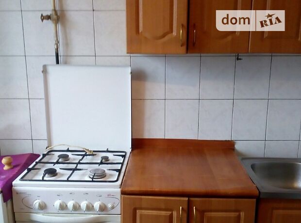 Rent an apartment in Kyiv on the Peremohy square per 7000 uah. 