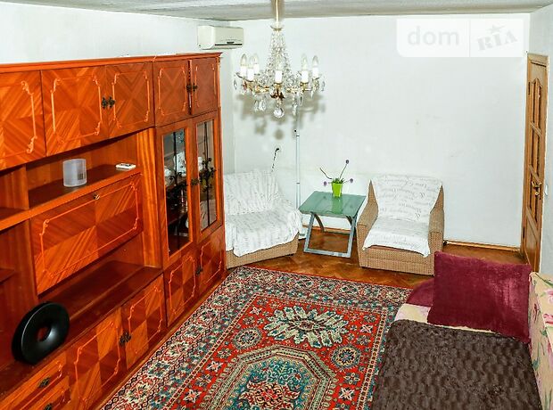 Rent an apartment in Kyiv on the St. Zolotoustivska 44/221 per 12000 uah. 