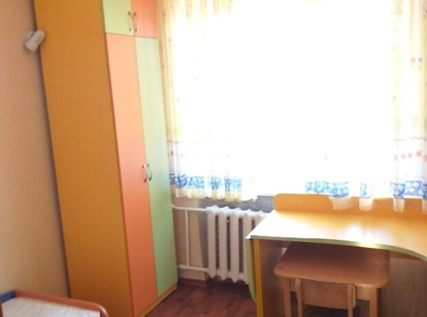 Rent an apartment in Rivne per 8000 uah. 