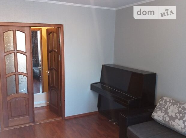 Rent an apartment in Rivne per 8000 uah. 