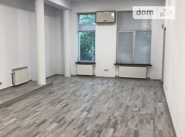 Rent an office in Kyiv on the St. Redutna 54А per 250696 uah. 