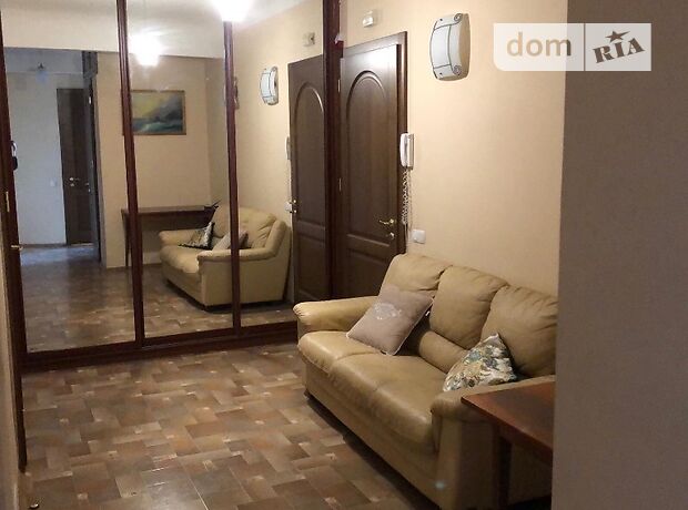Rent an apartment in Kyiv on the St. Budivelnykiv (Troieshchyna) 38/14 per 14000 uah. 