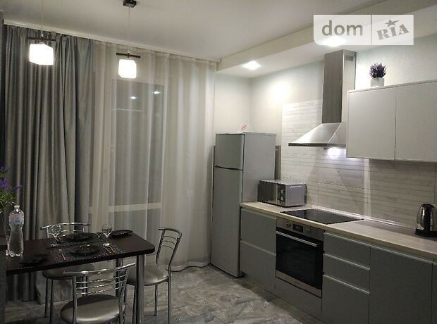 Rent daily an apartment in Kyiv on the St. Sholudenka per 1300 uah. 