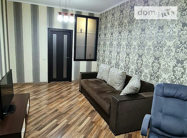 Rent daily an apartment in Kyiv on the St. Antonovycha 72 per 500 uah. 