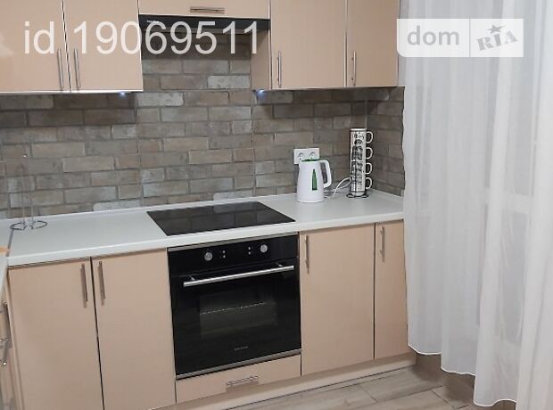 Rent an apartment in Kharkiv on the St. Plekhanivska per 10500 uah. 
