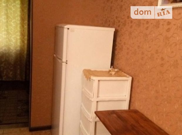 Rent an apartment in Odesa on the 1-a Liustdorfska line 123/2 per 3700 uah. 