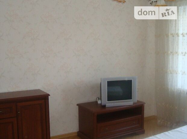 Rent an apartment in Zhytomyr on the St. Narodytska per 6700 uah. 