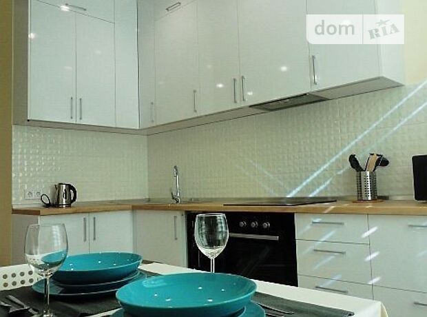 Rent an apartment in Odesa on the Blvd. Italiiskyi per 12500 uah. 