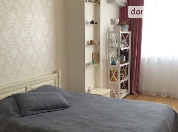 Rent an apartment in Odesa on the St. Hovorova marshala per 8500 uah. 