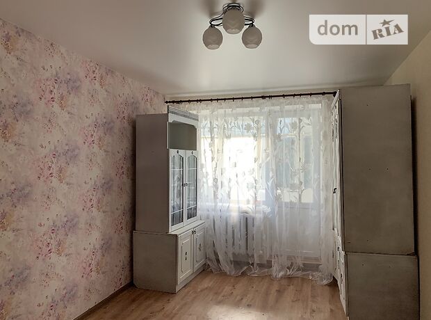 Rent an apartment in Kherson on the Avenue Tekstylnykiv per 5500 uah. 