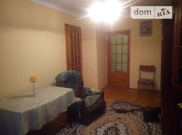 Rent an apartment in Chernivtsi on the St. Orlyka Pylypa per 5500 uah. 