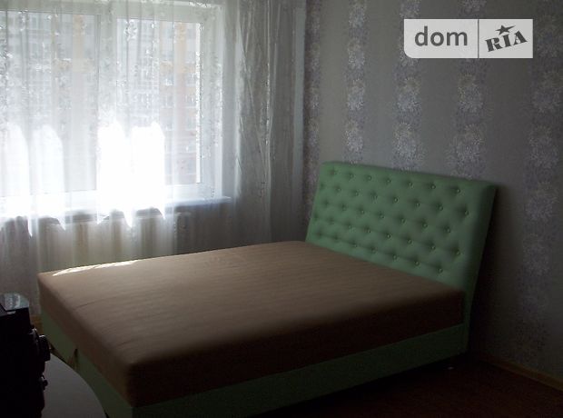 Rent an apartment in Kyiv on the St. Chavdar Yelyzavety 38 per 9500 uah. 
