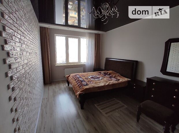 Rent an apartment in Odesa on the St. Serednofontanska per 9200 uah. 