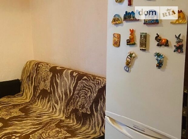 Rent an apartment in Kyiv on the St. Zodchykh 62 per 8000 uah. 