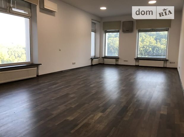 Rent an office in Kyiv on the St. Redutna 54А per 252101 uah. 