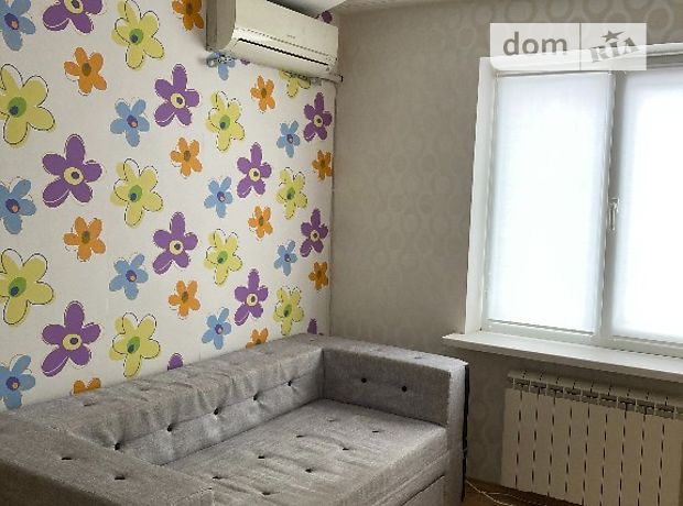 Rent an apartment in Odesa on the St. Korolova akademika 88 per 7500 uah. 