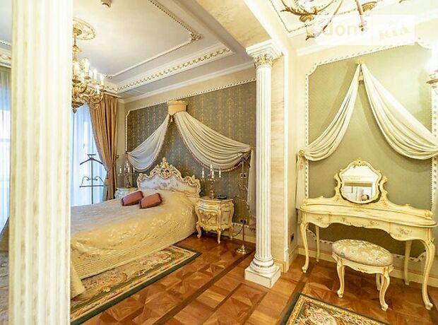 Rent daily an apartment in Kyiv on the St. Oborony Kyieva per 1750 uah. 