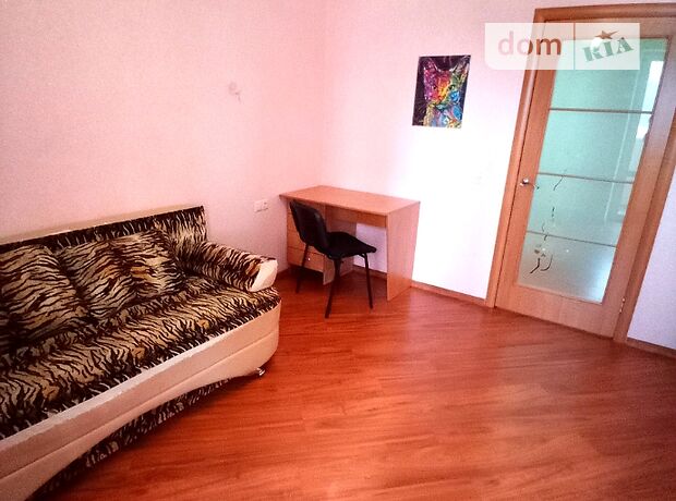 Rent an apartment in Poltava on the St. Nebesnoi Sotni per 9500 uah. 