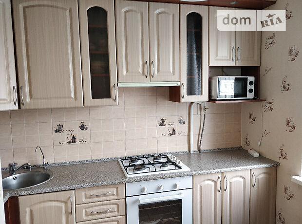 Rent an apartment in Rivne on the St. Huriia Bukhala per 4800 uah. 