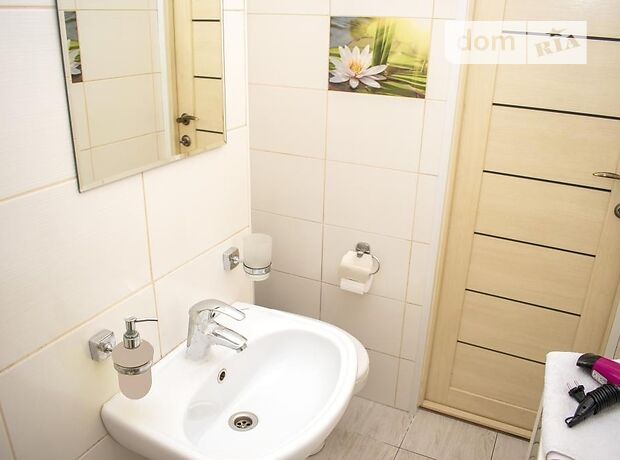 Rent daily an apartment in Cherkasy on the St. Nebesnoi Sotni 5 per 600 uah. 