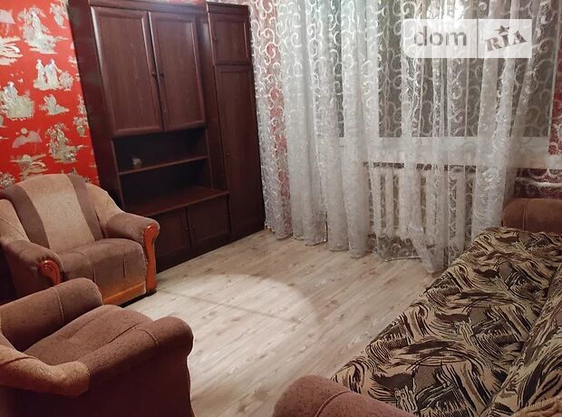 Rent an apartment in Rivne on the St. Soborna per 4000 uah. 