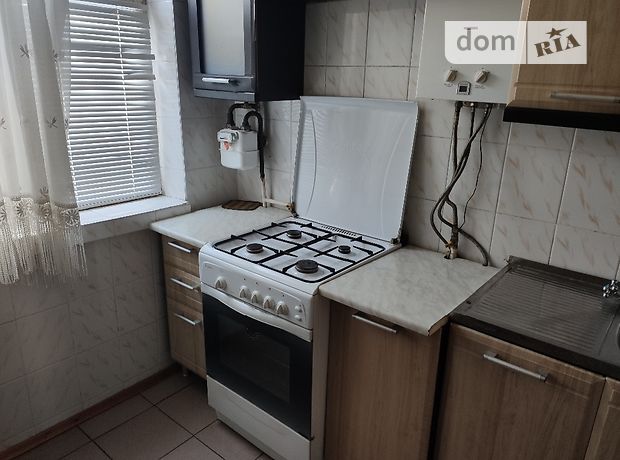 Rent an apartment in Vinnytsia on the Avenue Yunosti 13 per 4800 uah. 
