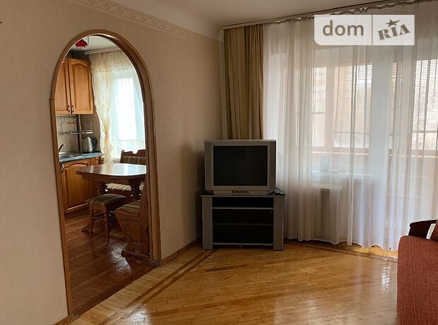 Rent an apartment in Kyiv on the St. Obolonska per 15000 uah. 