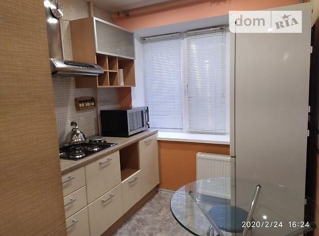 Зняти квартиру в Дніпрі на вул. Володимира Антоновича 30/32 за 1200 грн. 