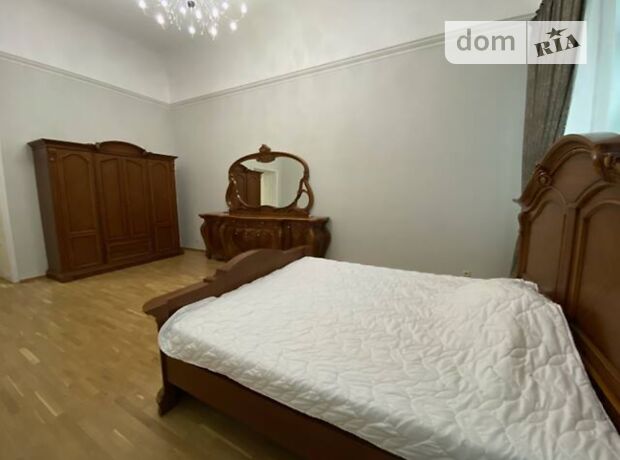 Rent daily an apartment in Odesa on the Lanzheron quay 8 per 1950 uah. 