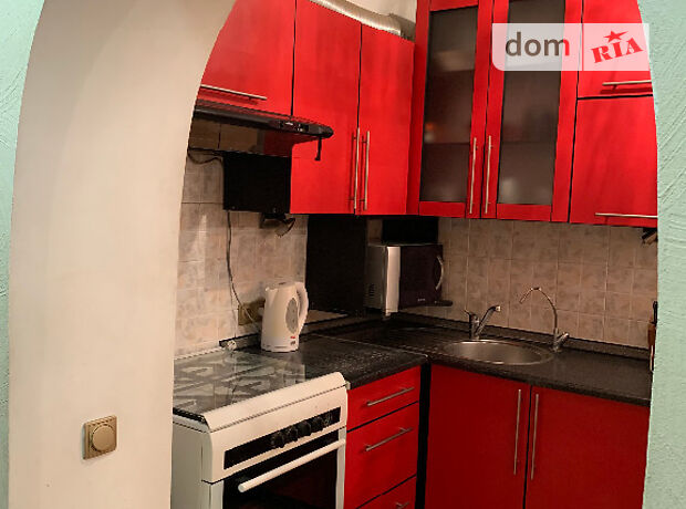 Rent an apartment in Kyiv on the Avenue Peremohy per 7500 uah. 
