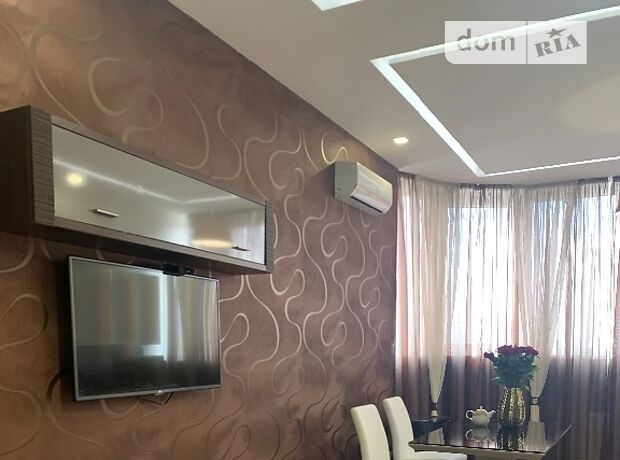 Rent a room in Kyiv in Pecherskyi district per 25140 uah. 