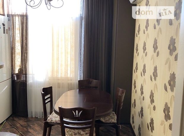 Rent an apartment in Odesa on the St. Serednia per 11000 uah. 