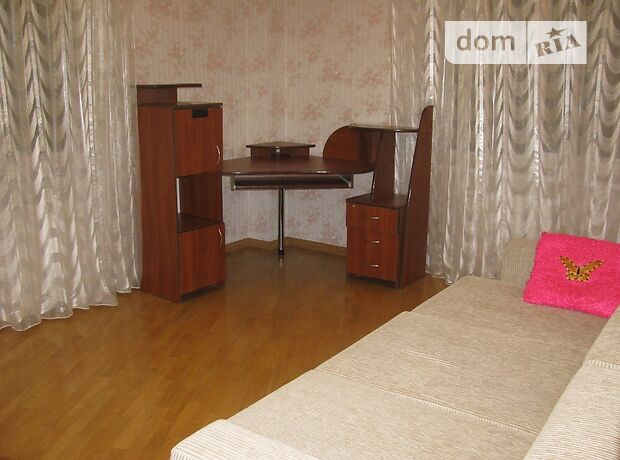 Rent an apartment in Brovary on the St. Hrushevskoho 7 per 12000 uah. 