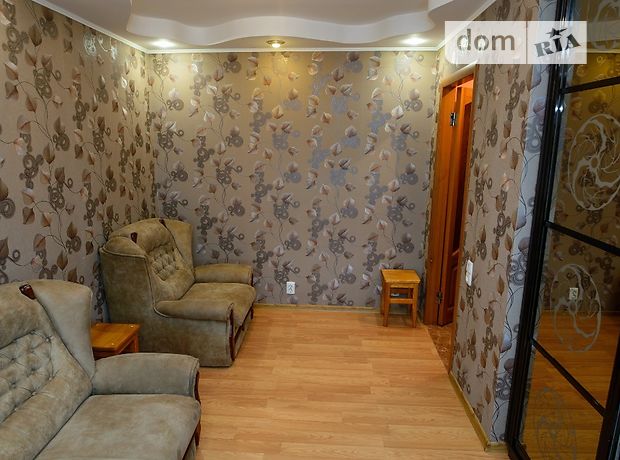 Rent daily an apartment in Cherkasy on the St. Rizdviana per 450 uah. 